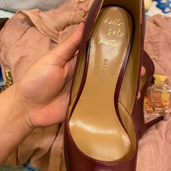 🌟Burgundy Banana Republic High Heels🌟 - Picture 8 of 10